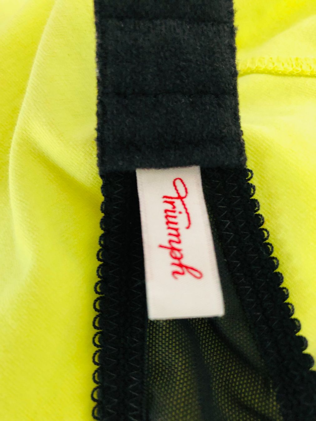 Triumph Altra biancheria intima: Schwarzer BH mit Spitze, Gr. 75C – Usato da Arlesheim venduto da OmnIa55 5