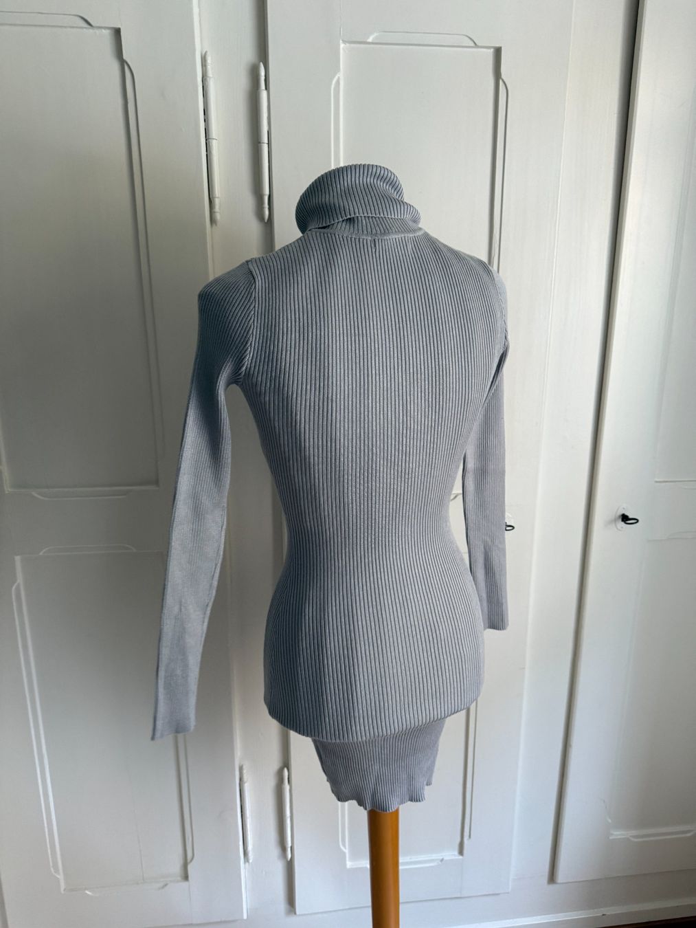 Vestiti: MISSGUIDED - Rippenkleid hellgrau stretch XS – Usato da Zürich venduto da Diazaio 2