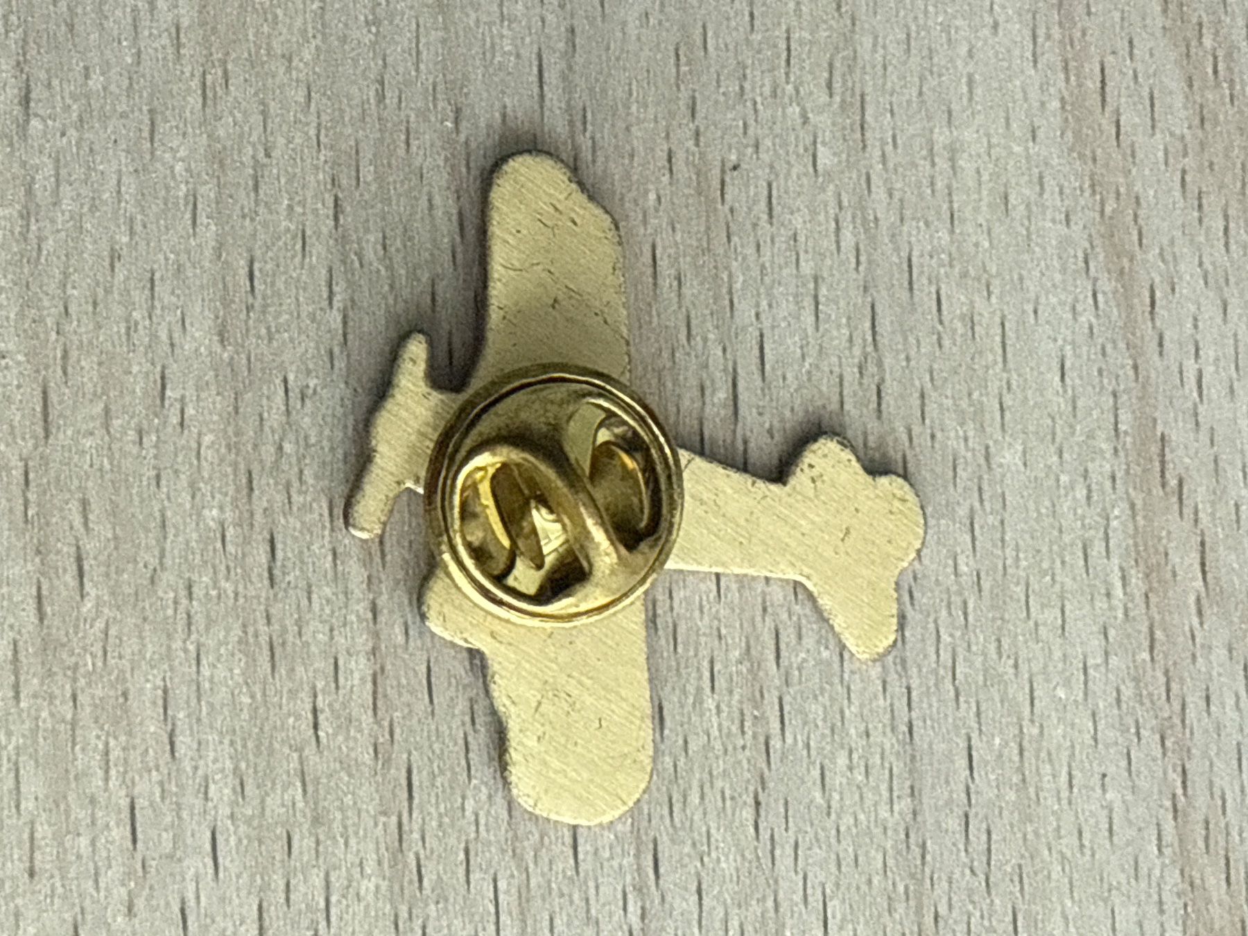 Plaketten & Abzeichen: Pin Flugzeug – Gebraucht aus Glattbrugg von Schweigmatt 1