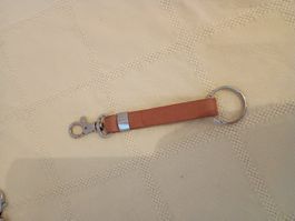 Schlüsselanhänger beige, Leder, ca.15 cm, mit Karabiner-Ring