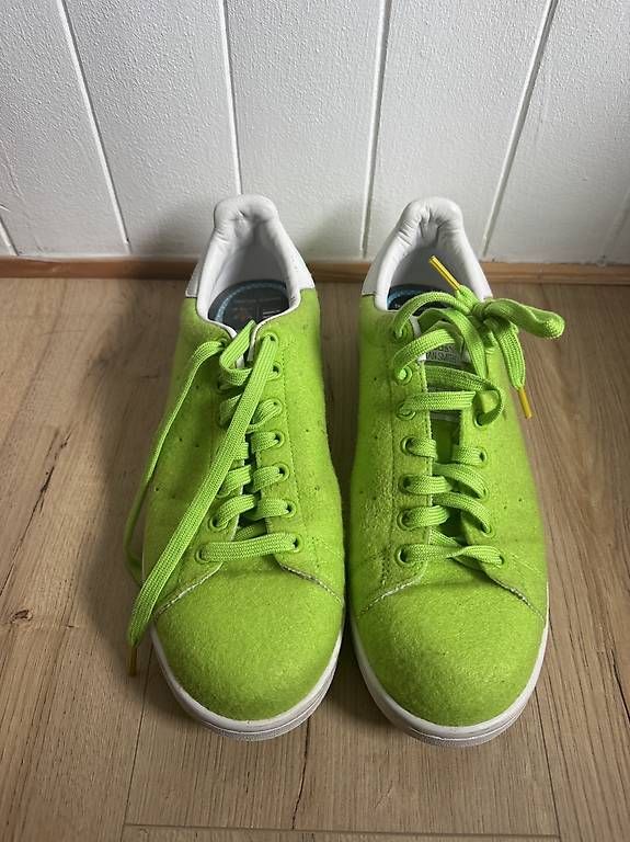 Chaussures hommes: Adidas Stan Smith x Pharrell Williams 44 2/3 – D'occasion à Le Grand-Saconnex par YassB