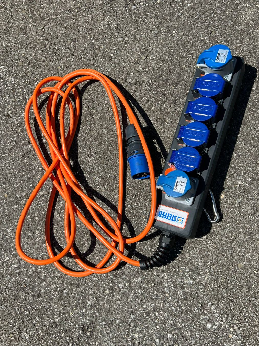 Alimentazione elettrica: Camper Mehrfach Steckleiste von Steffen – Usato da Meggen venduto da Herkules