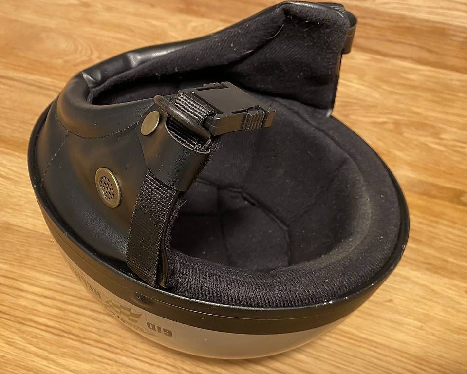 Caschi & visiere: Topfhelm silbern mit Streifen – Usato da Münsingen venduto da sno_b8fw 3