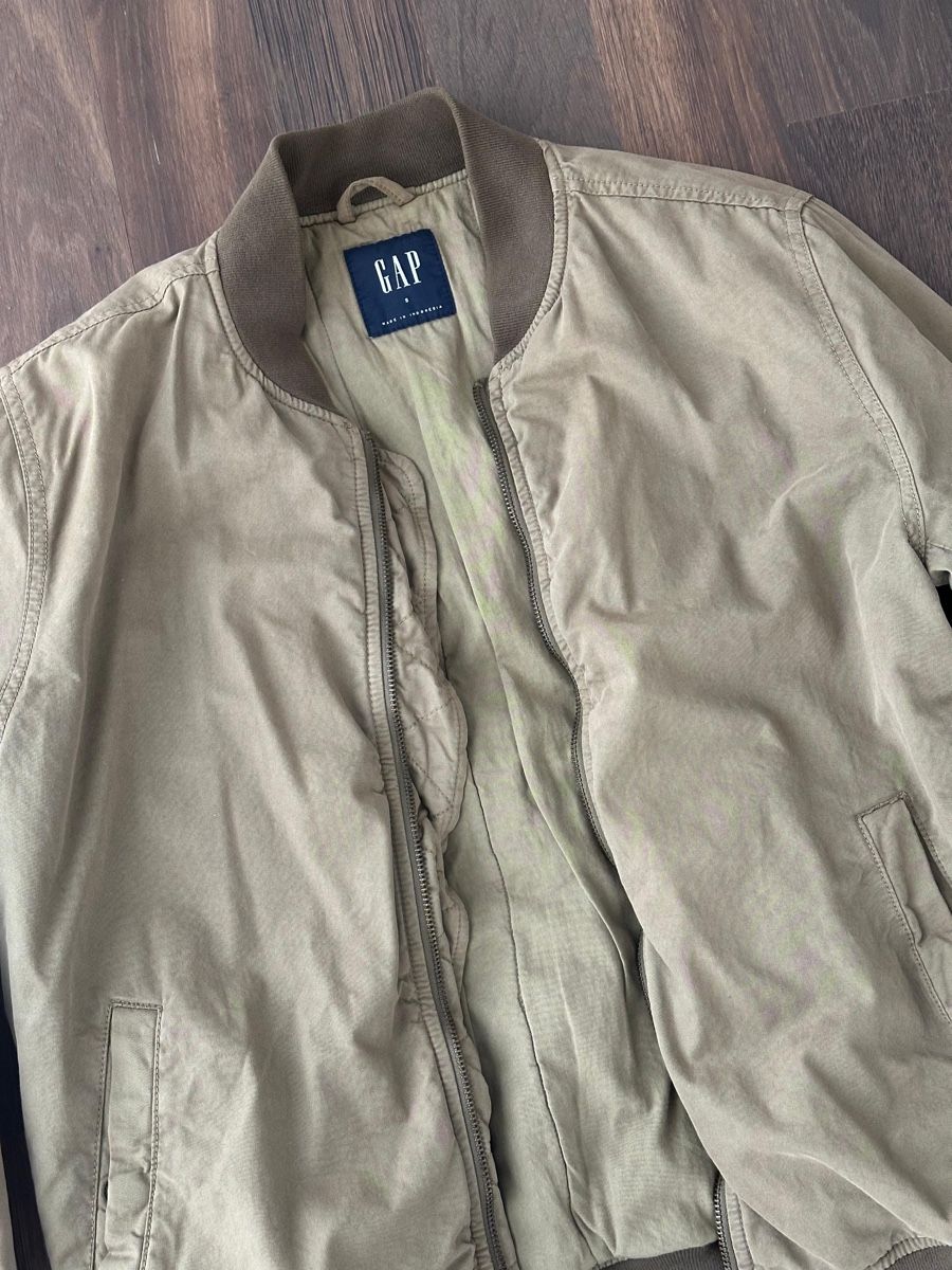 Gap Giacche: Gap Bomber Jacke in Grün, Grösse S – Usato da Mörschwil venduto da ReLuxeAtelier 1