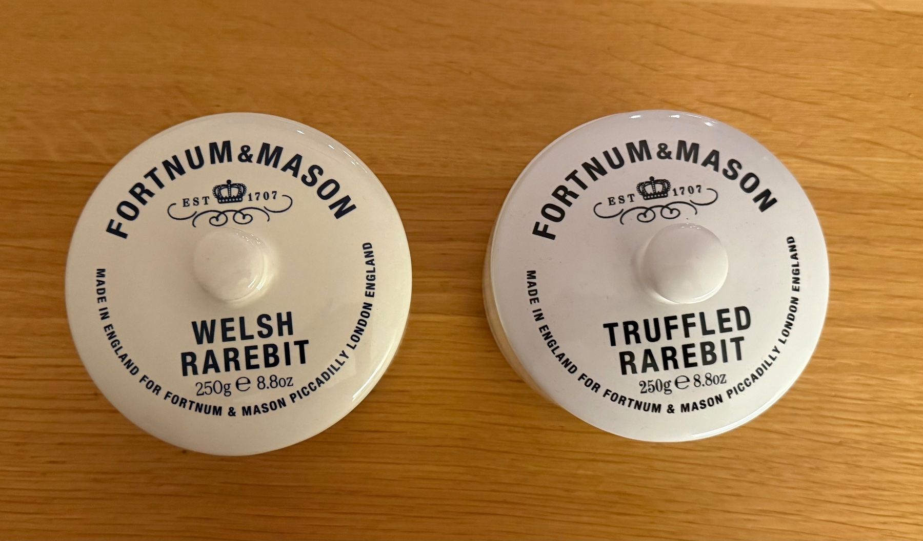 Töpfe: 2 Fortnum & Mason Rarebit Toepfe mit Deckel – Gebraucht aus Basel von Rouge. 1