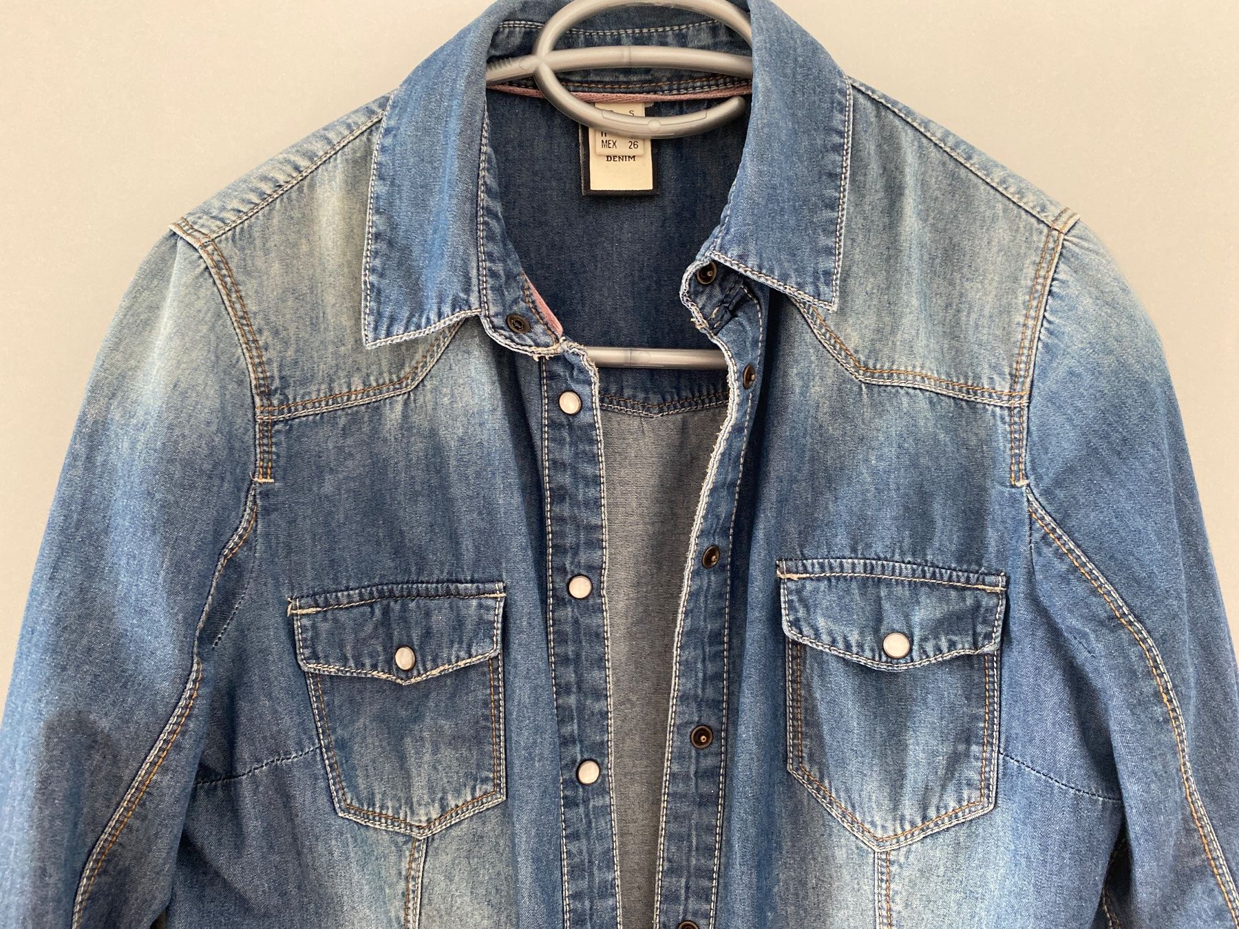 Bershka Blusen: Jeansbluse Grösse s Top Zustand – Gebraucht aus Glattbrugg von riseca 1