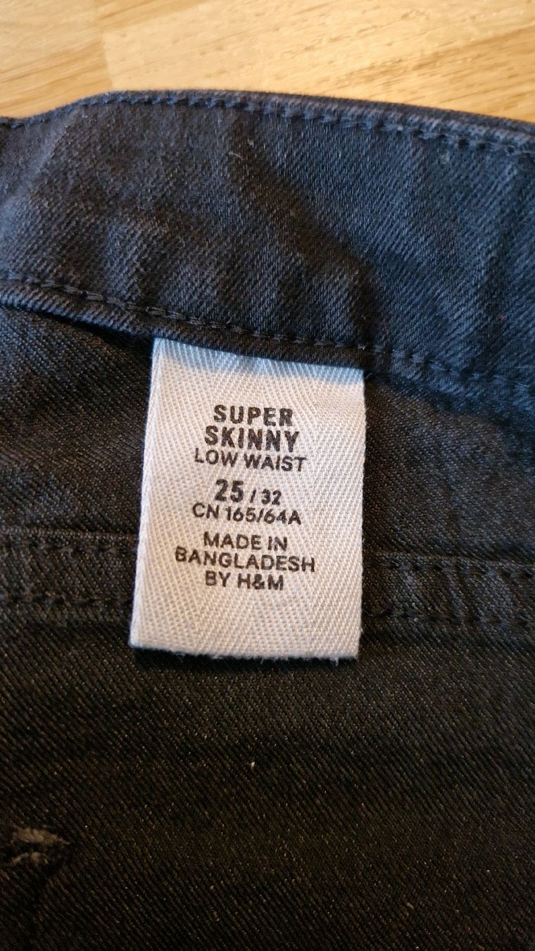 H&M Jeans: Schwarze Skinny Jeans – Gebraucht aus Riehen von Aconitum 3