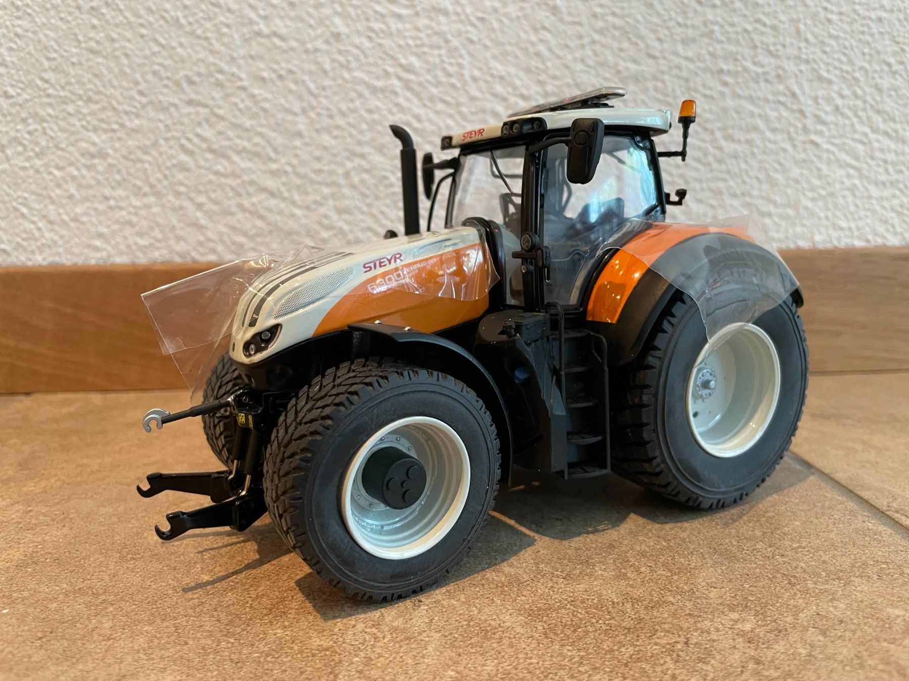 Steyr Traktoren: Steyr 6300 Terrus CVT – Neu und originalverpackt aus Kreuzlingen von Stefan1150