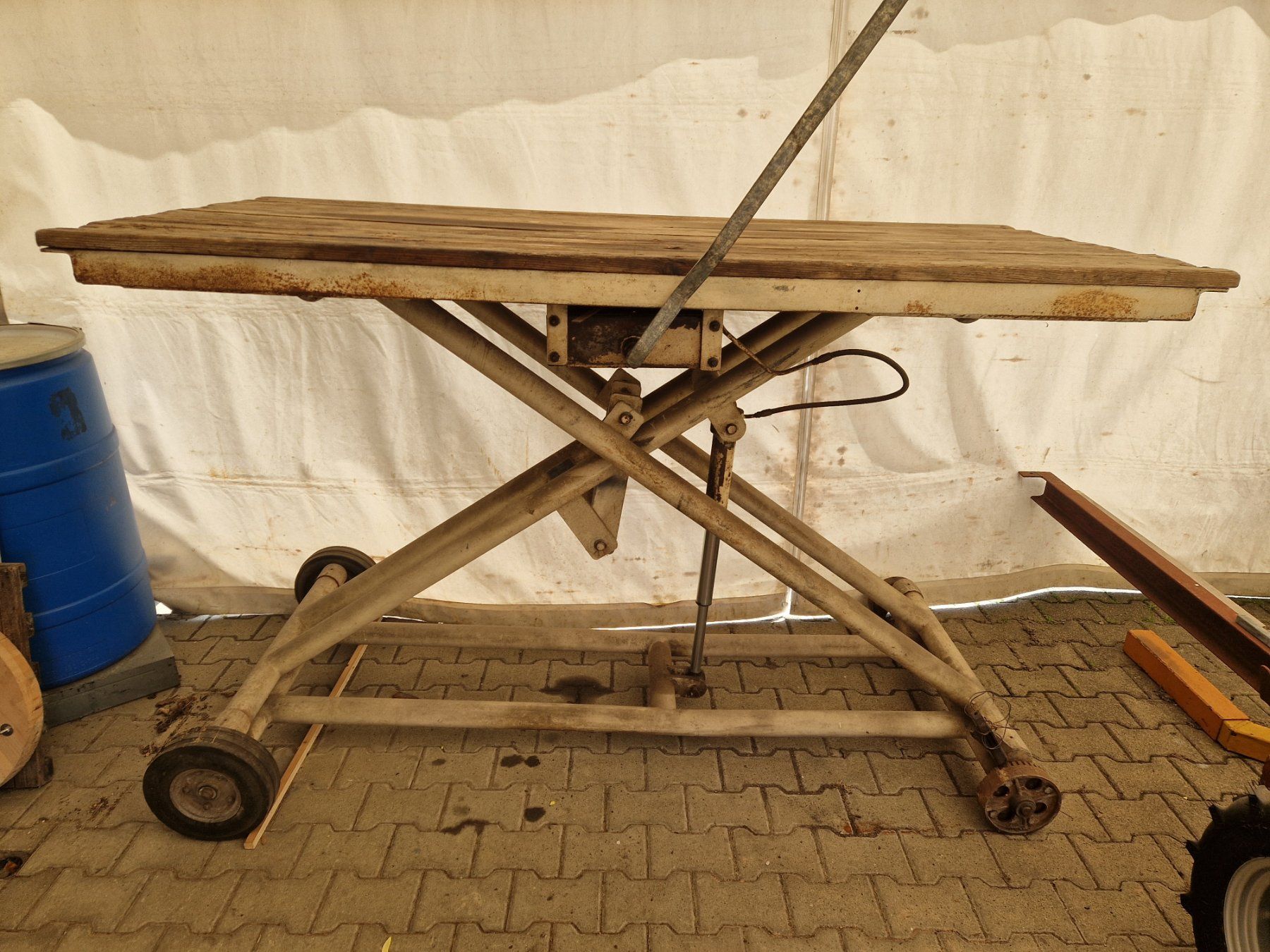 Piattaforme elevatrici & Crick: Hebebühne, Arbeitsbühne – Usato da Roggwil TG venduto da Rollingmaster 1