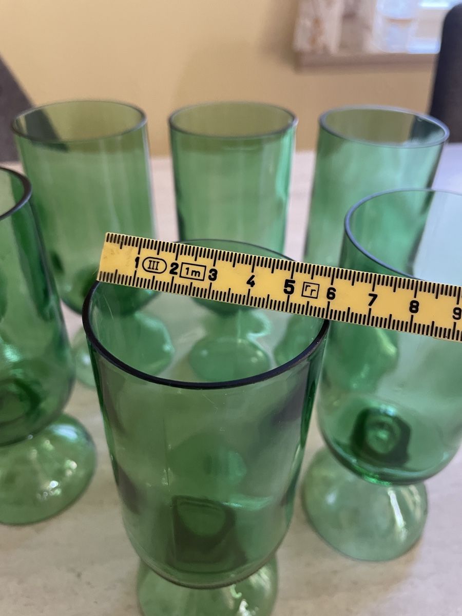 Gläser: 7 grüne Gläser – Gebraucht aus Flawil von Naphtali 7