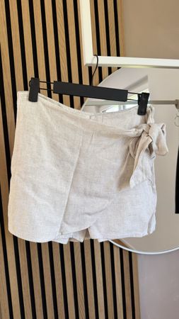 Stradivarius, Skort in Wickeloptik, Gr. 38