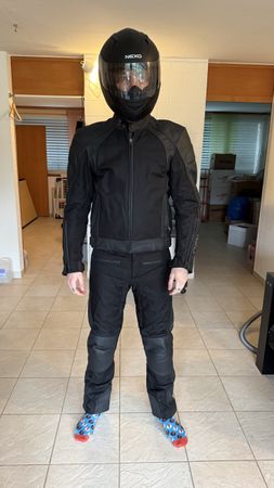 Schwarze Motorradleder-Kombi FLM Mohawk