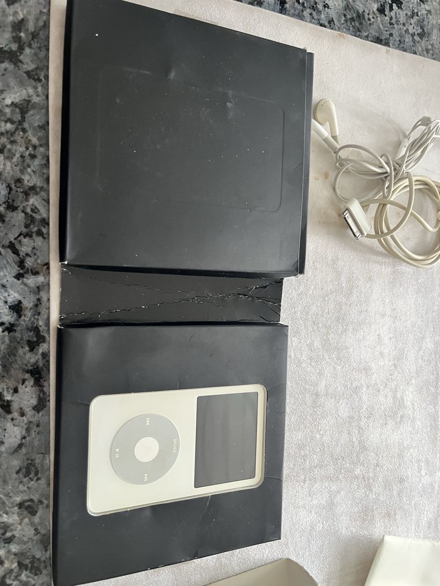 Apple Tragbarer Mediaplayer: Apple iPod 30GB avec accessoires et boite – Gebraucht aus Crissier von Texavery01 7