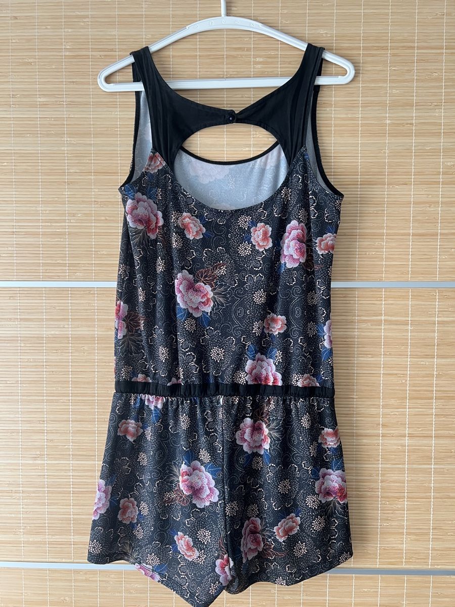 Tute: Jumpsuit mit Blumenmuster – Usato da Zuchwil venduto da lastresort 2