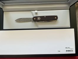 Victorinox Damast Farmer X 2024