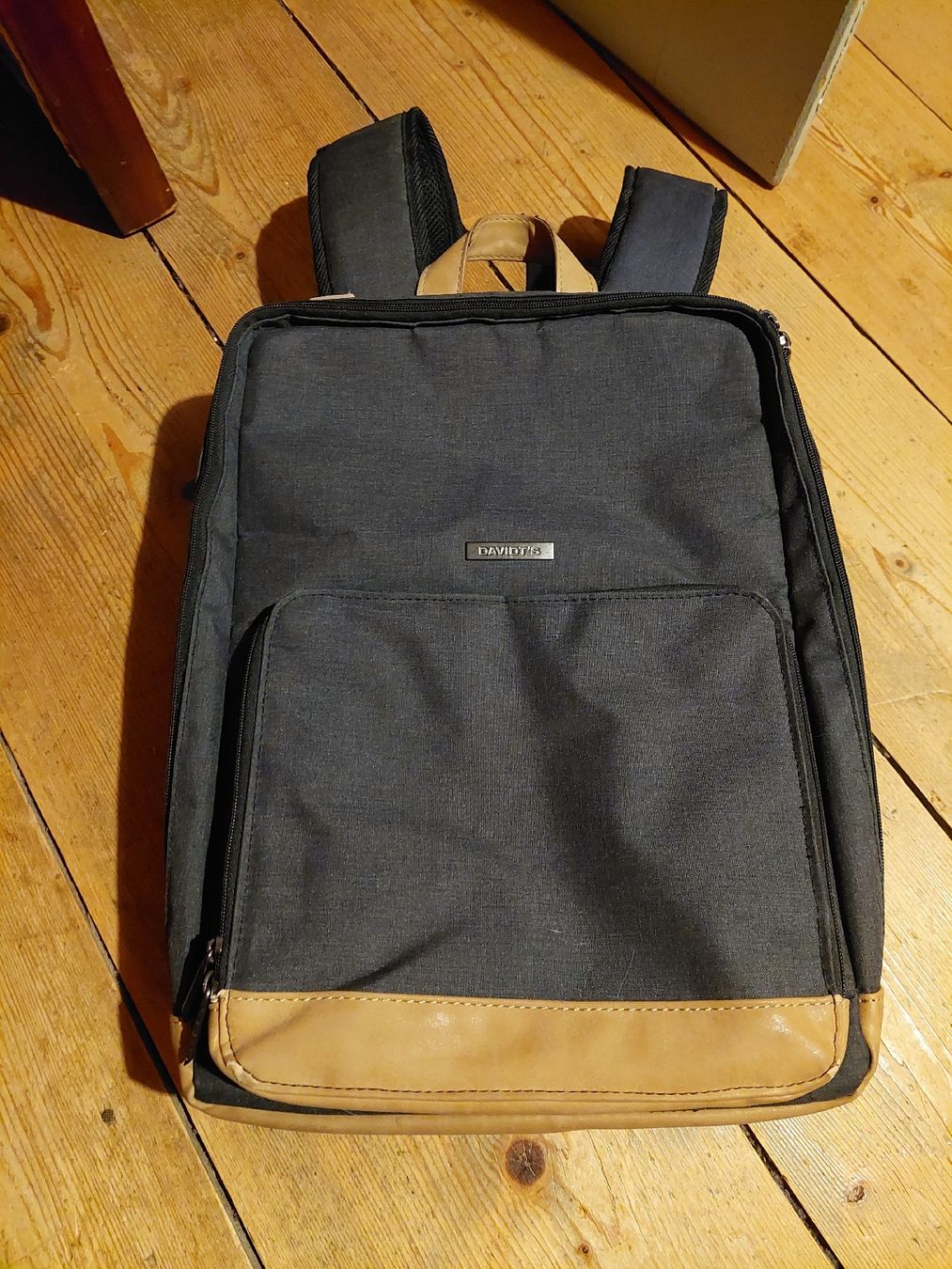 Zaini: Praktischer grosser Rucksack von Davidt's – Usato da Giswil venduto da TinaLockheart