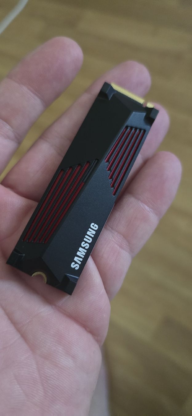 Samsung Harddisks: Samsung 990 PRO M2SSD – Neu (gemäss Beschreibung) aus Baar von Peugeot1988