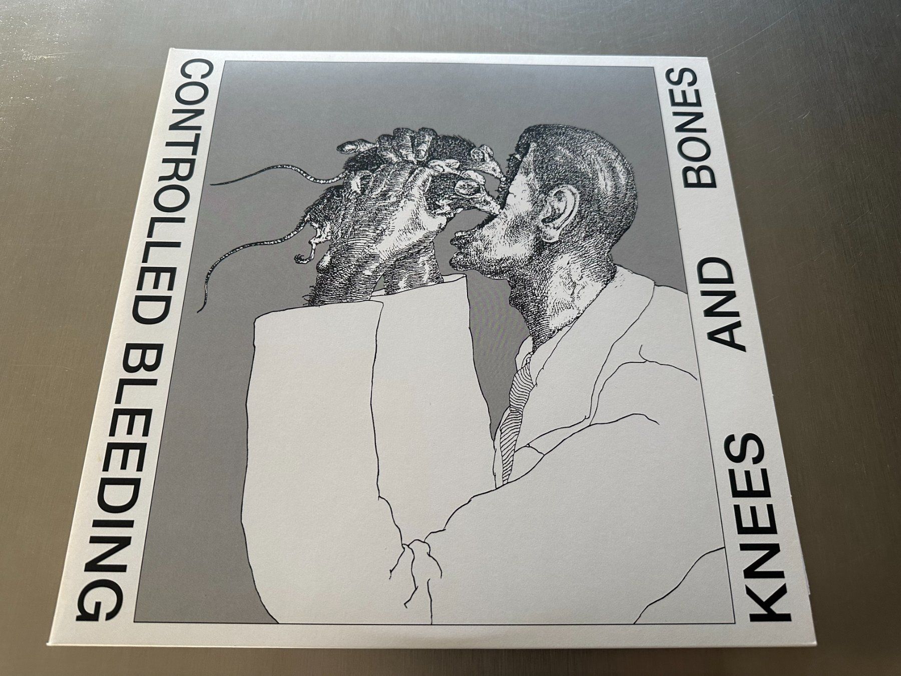 Dischi in vinile: CONTROLLED BLEEDING 2LPS KNEES AND BONES - INDUSTRIAL – Nuovo (secondo la descrizione) da Sion venduto da jaipur1401