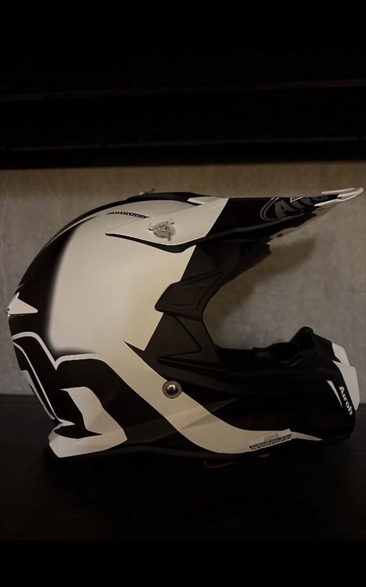 Airoh Helme & Visiere: Casque Airoh cross/enduro Taille S – Neu (gemäss Beschreibung) aus Belmont-Lausanne von Michelle_Srdr_ 3