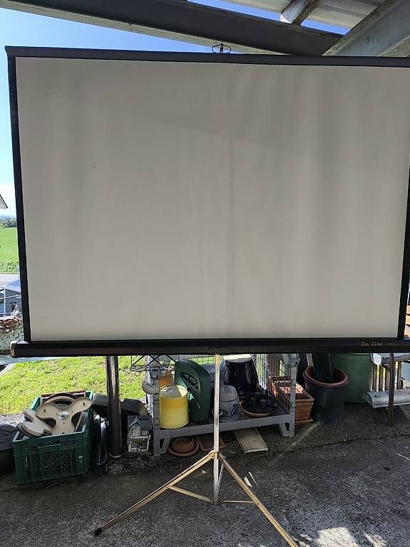 Leinwände: Projektion Leinwand. / Beamer Leinwand  – Gebraucht aus Walliswil-Nbipp von australien2007