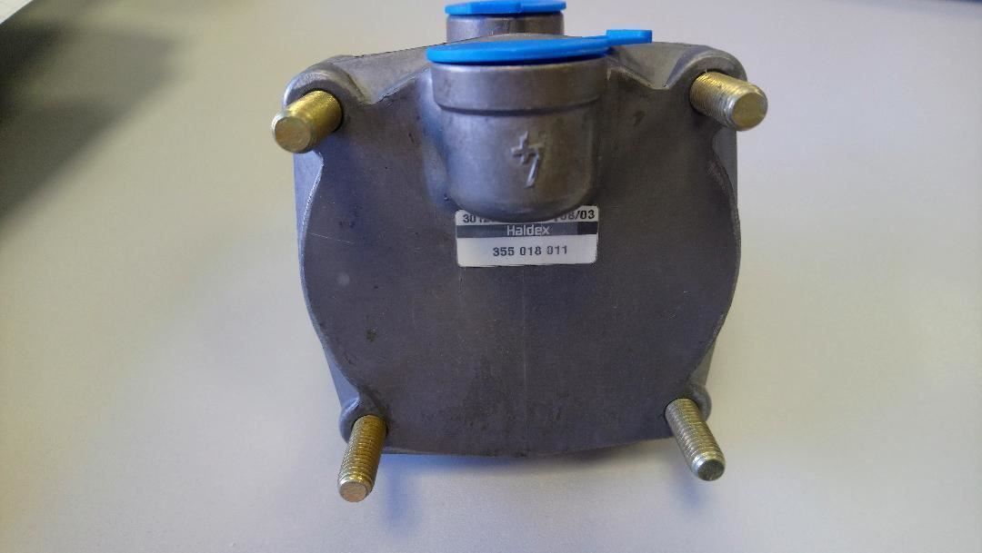 Tutti pezzi di ricambio auto: Haldex  -  Relaisventil – Nuovo e nell'imballaggio originale da Ruswil venduto da Braketec 1
