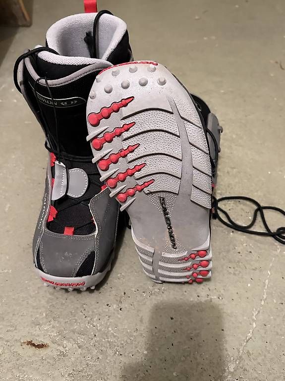 Scarpe per ragazzi: Snowboardschuh, Salomon Größe 42 2/3 - 27 – Usato da Solothurn venduto da Kuesel1