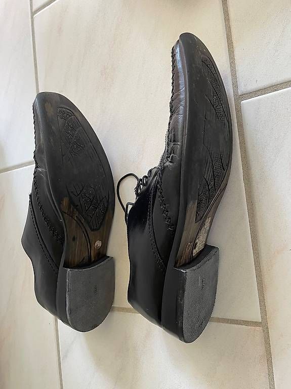 Herrenschuhe: Barratts Leder Schuhe grosse 44  – Gebraucht aus Weiach von Jippiich 1