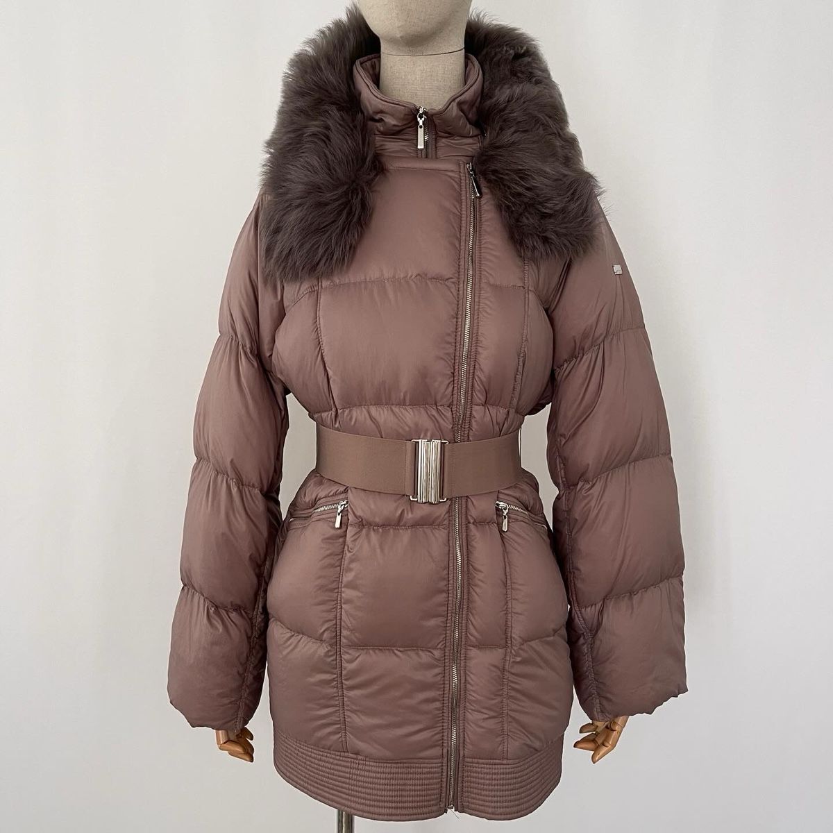 Escada Giacche: ESCADA SPORT Down Jacket – Nuovo (secondo la descrizione) da Emmen venduto da Avviivva_Com2023
