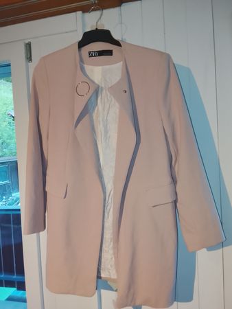 Zara Blazer hellrosa mit Ringverschluss Grösse L