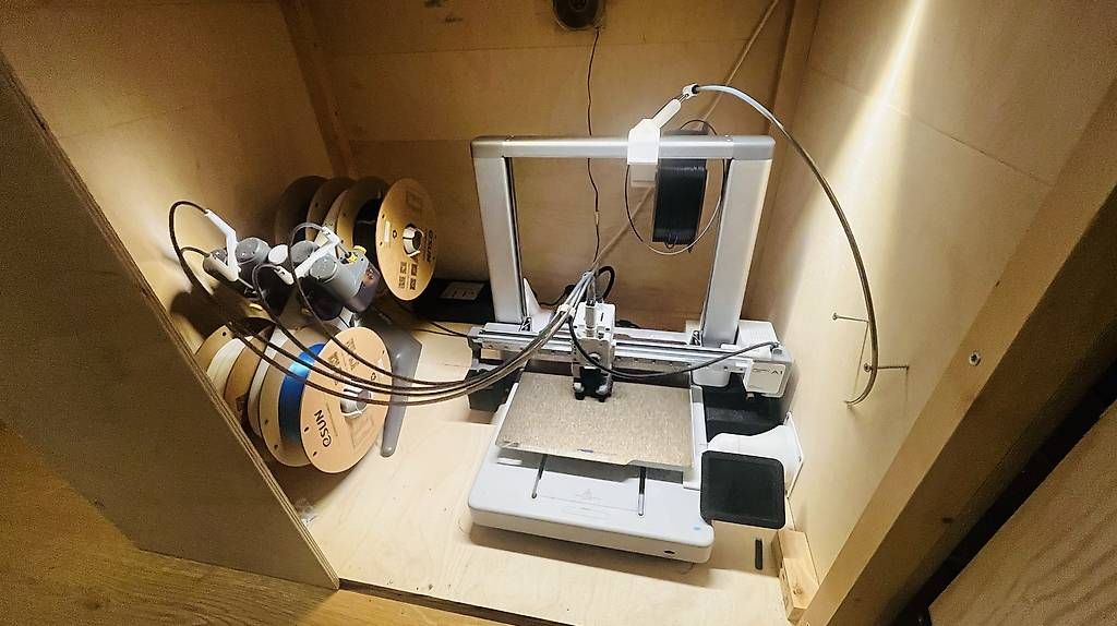 Imprimante 3D: Bambulab A1 mit AMS Lite – D'occasion à Schliern b. Köniz par Qdriver01