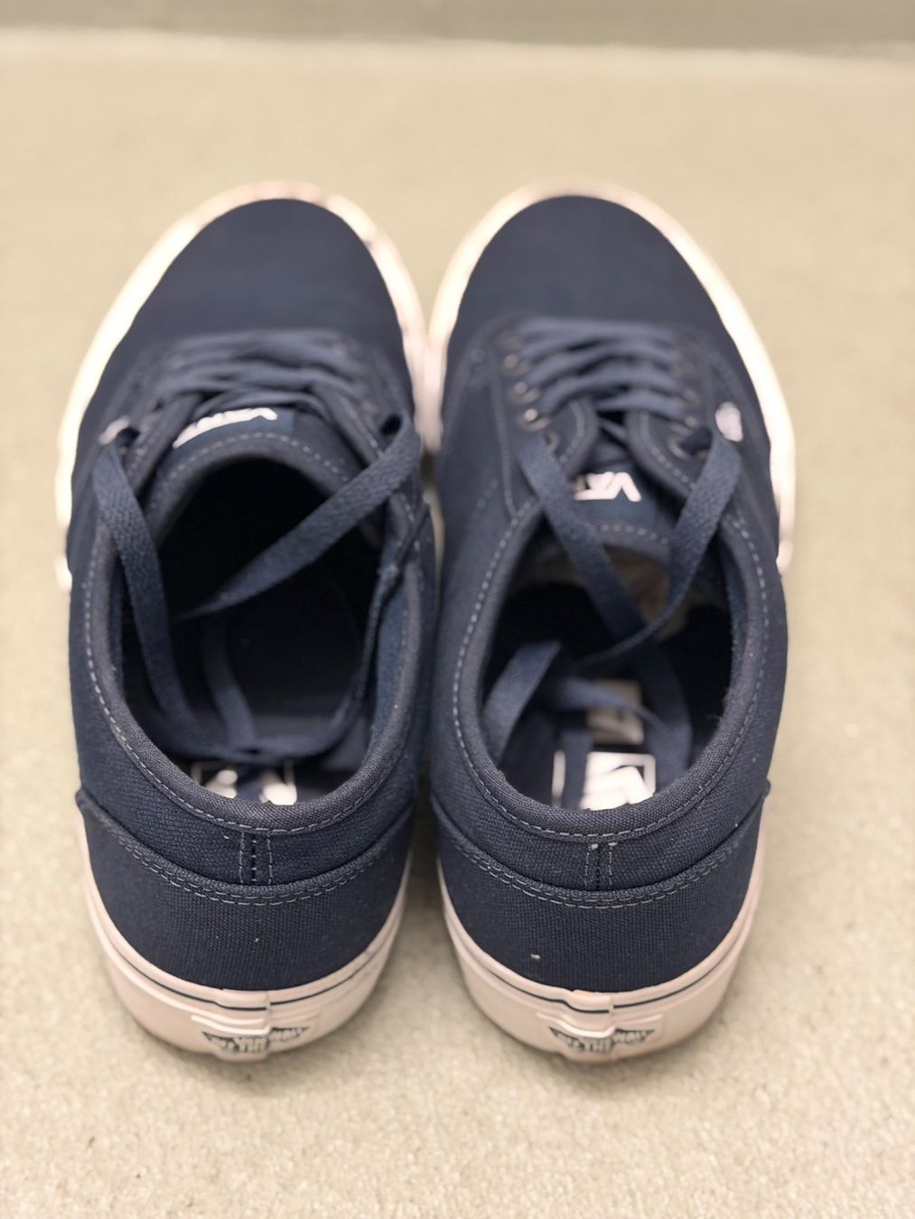 Vans Scarpe da uomo: Bequeme Schuhe – Usato da Thun venduto da Gutgelaunt3 1