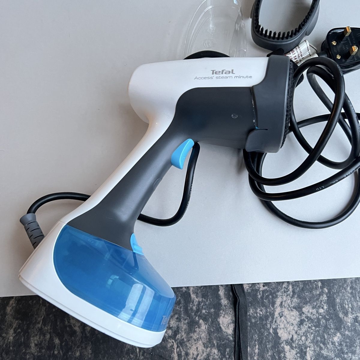 Pulitori a vapore: Tefal Access' Steam Minute Handheld Garment Steamer! – Usato da Genève venduto da Kookiek 4