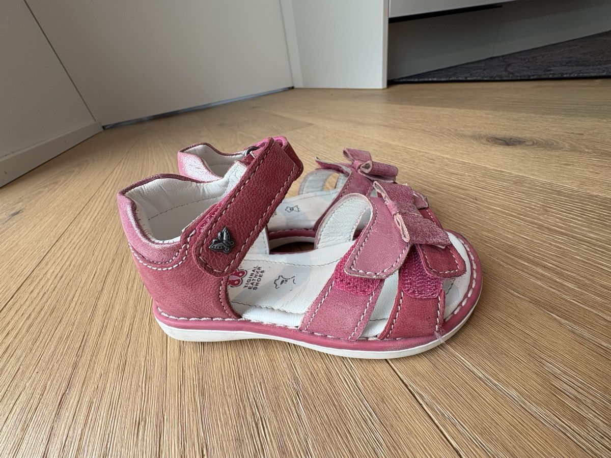 Scarpe per ragazze: Mädchen Sandalen Grösse 23, Top Zustand – Usato da Gebenstorf venduto da Sandra01031 1