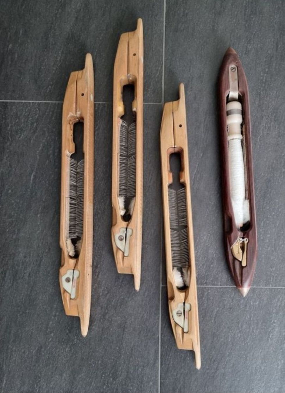 Telai per tessitura: 18 Stk Original Webstuhlschiffchen – Usato da Frauenfeld venduto da Bleeddragon 1
