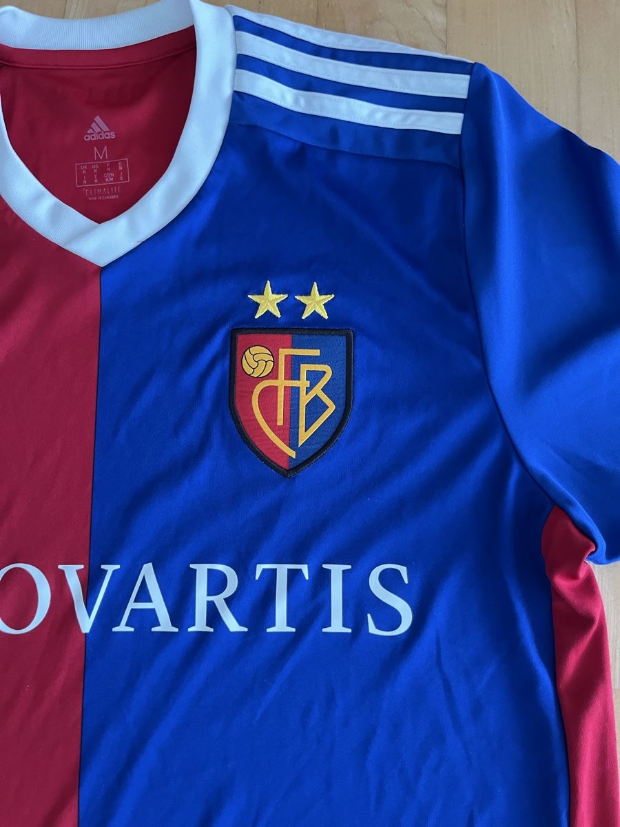 FC Basel Canottiere & Pantaloni: FC Basel Trikot Adidas Grösse M  – Usato da Allschwil venduto da Manolictus 1