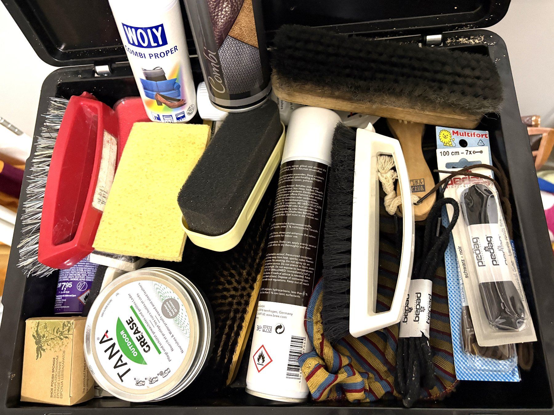 Pflegeprodukte & Putzartikel: Schuhputzbox mit Inhalt – Gebraucht aus Glattbrugg von Ariel012 1