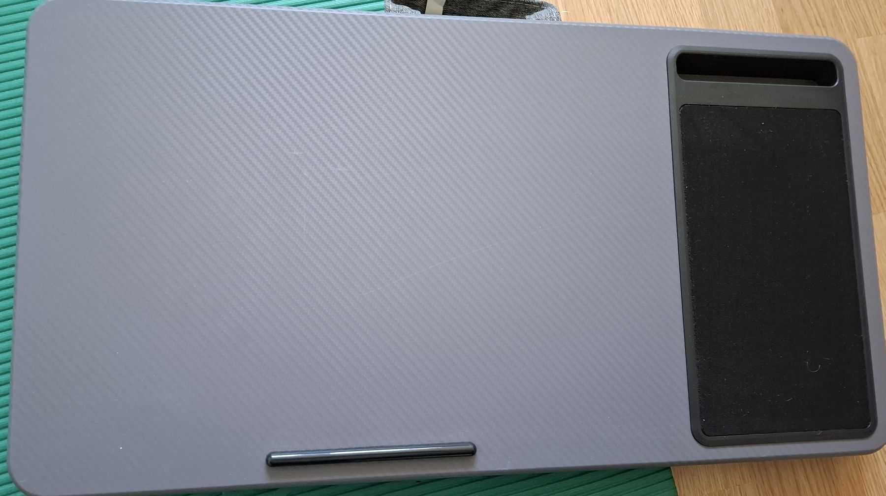 Schreibtische: Laptoptisch grau – Gebraucht aus Biberist von HarleySeventyTwo