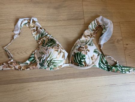 Bikini Oberteil mit Blumenmuster weiss neuwertig H&M