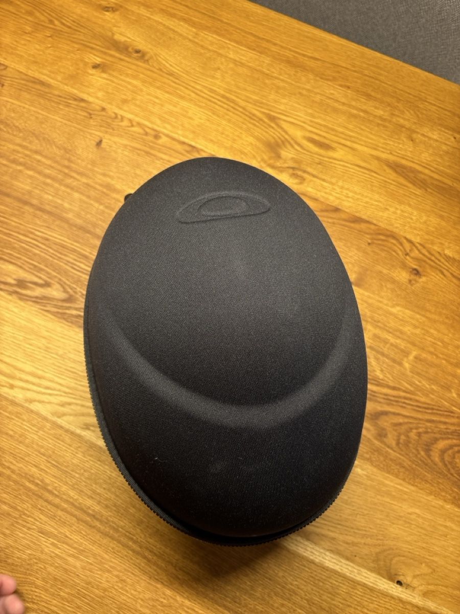 Oakley Caschi: Casque de ski Oakley MOD7 avec masque intégré  – Nuovo e nell'imballaggio originale da Corsier-sur-Vevey venduto da BussardS