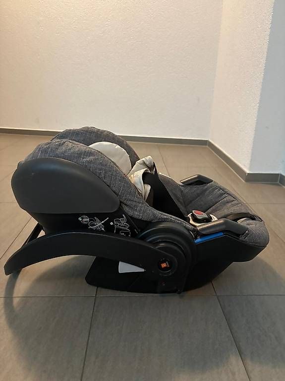 Seggiolini per auto: Siège auto bébé, enfant + base isofix – Usato da Kerzers venduto da nausicaaviggia 3