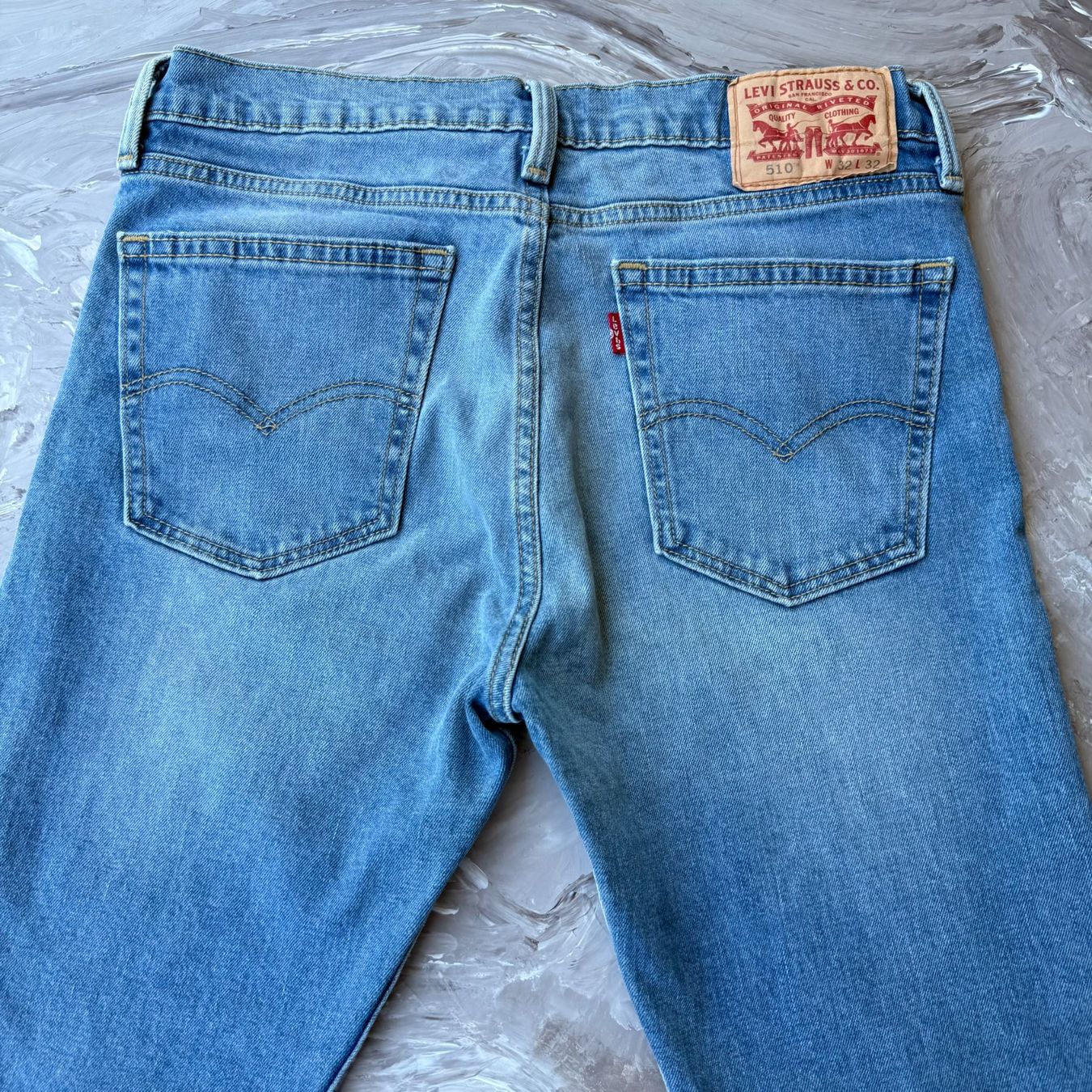 Levi's Jeans: Jean LEVI'S bleu clair délavé, coton, 32/32 – Usato da Thônex venduto da Suisse.Shopping 5