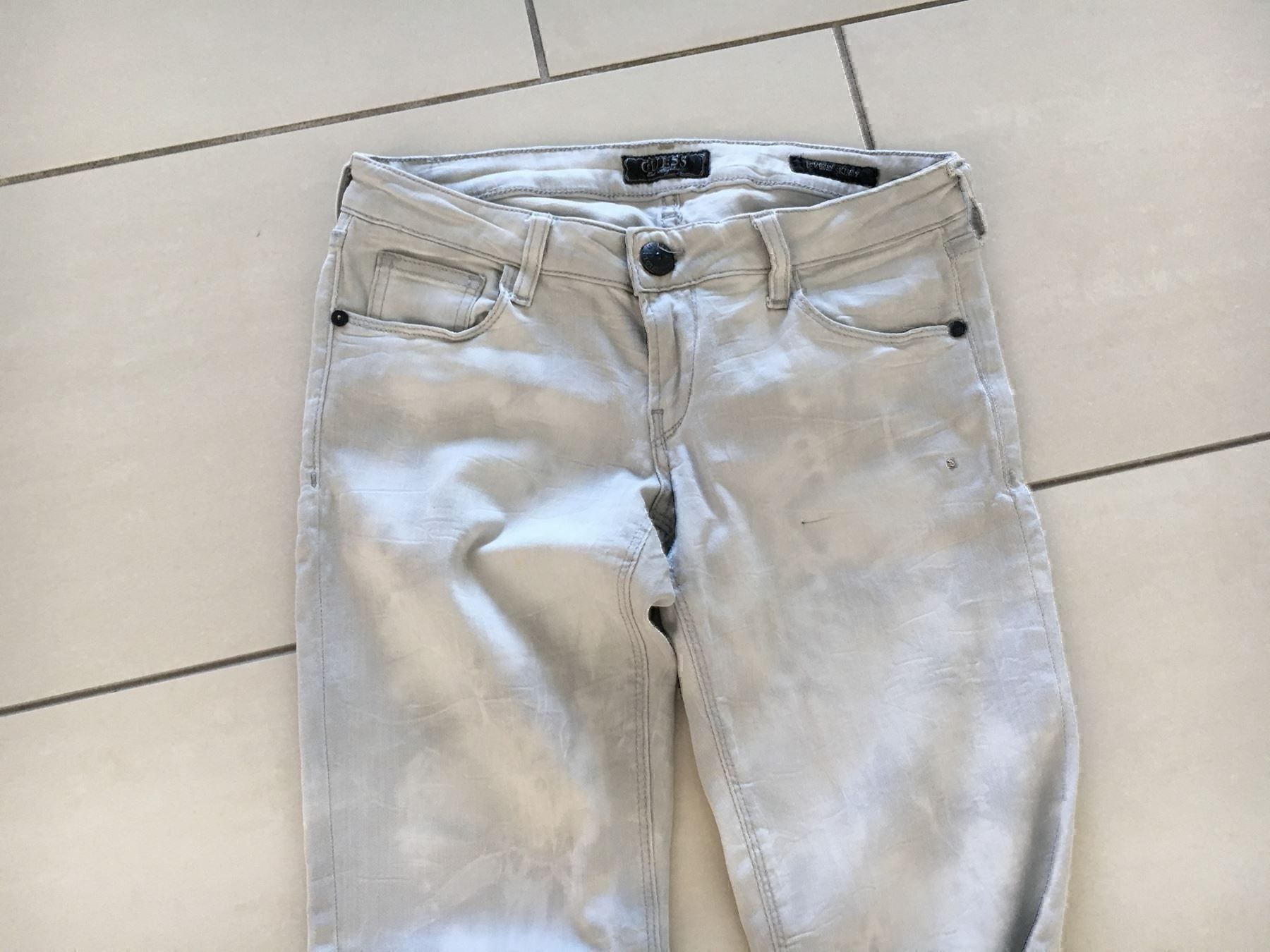 Guess Jeans: GUESS Skinny Slim Hose  beige – Gebraucht aus Buchs-ZH von rivella55 1