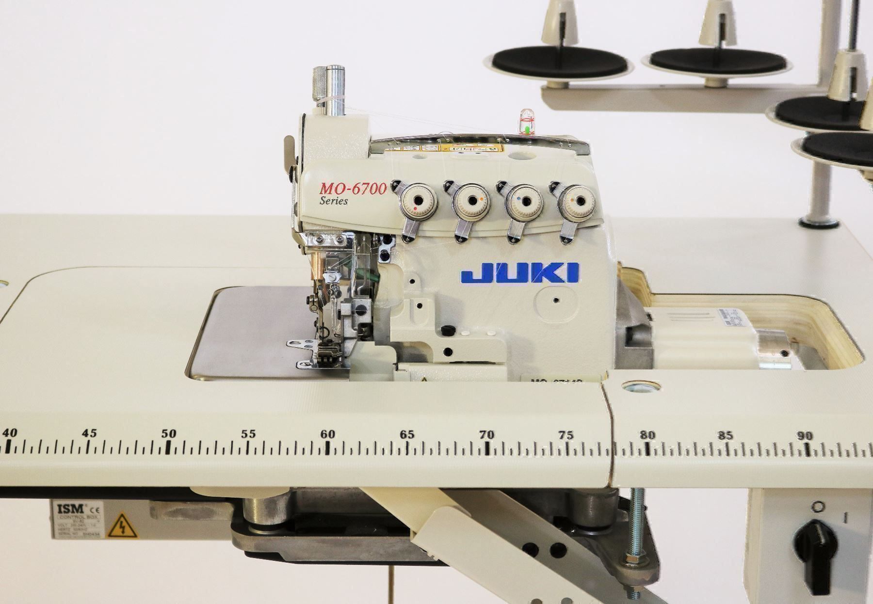 Juki Macchine da cucire: Overlock Industrienähmaschine JUKI Neu – Nuovo e nell'imballaggio originale da Rehetobel venduto da dani034 3
