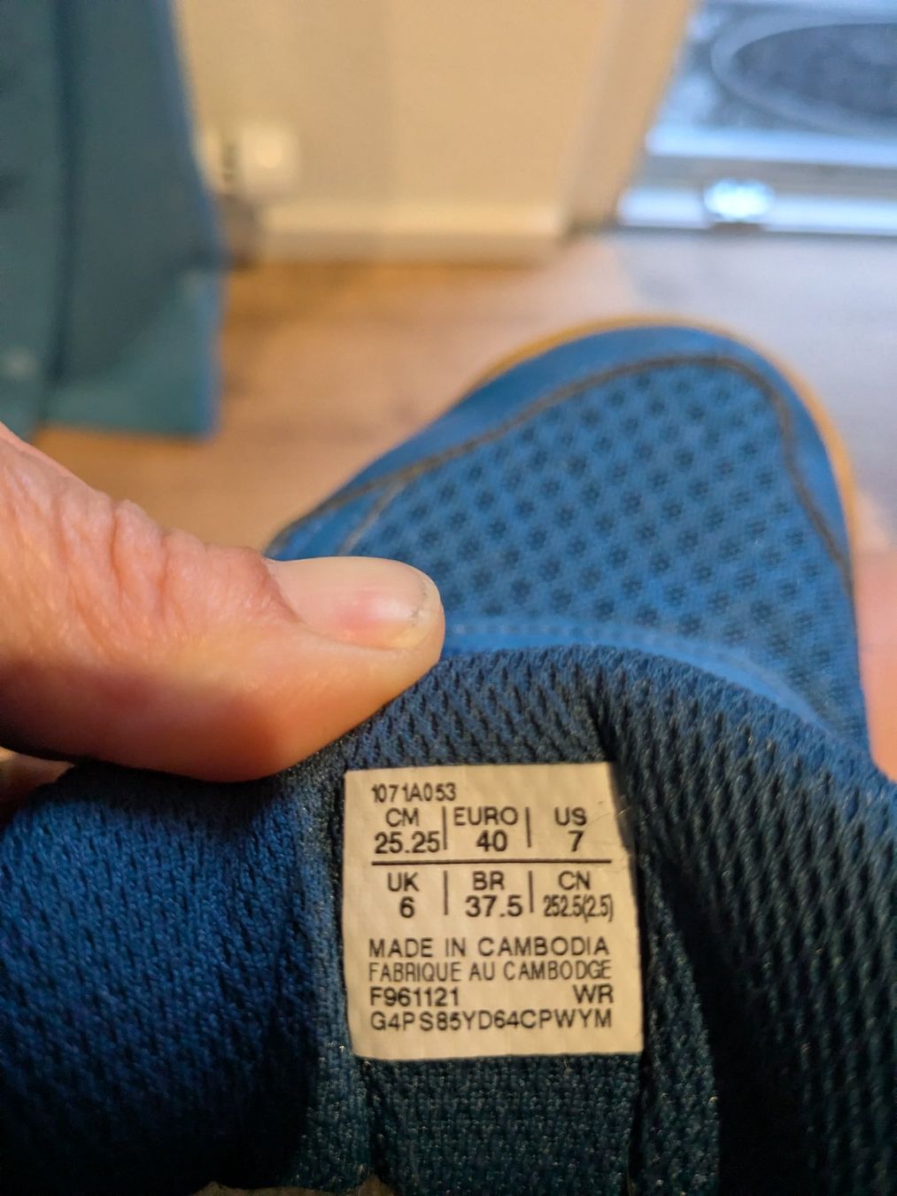 Asics Chaussures hommes: Hallenschuhe Asics Grösse 40 – D'occasion à Seuzach par Gajos 3