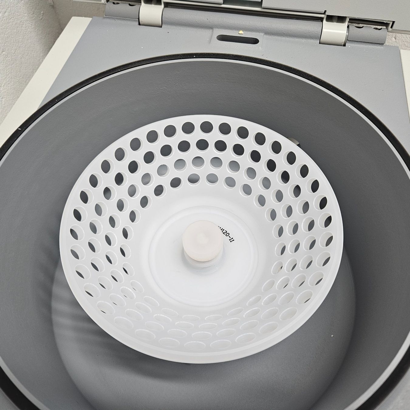 Misurare: Speedvac SPD111V von ThermoFisher – Usato da Niederdorf venduto da LeptonAG_Labor 3