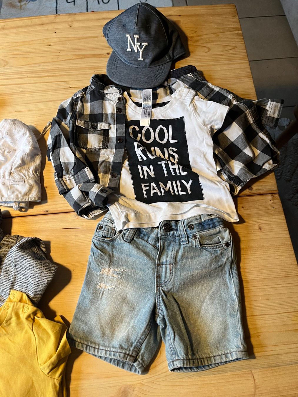 H&M Lotti & Set di vestiti: Kleiderpaket Gr. 80 – Usato da Adelboden venduto da Jestil20 2