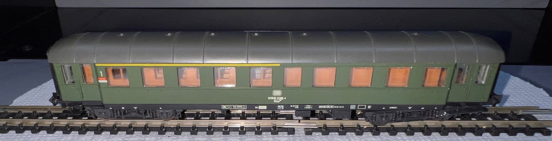 Roco Modellini di ferrovie: Roco - 02275 A, 1. Kl Eilzug mit Gepäckabteil – Usato da Basel venduto da jonnyhaas 1