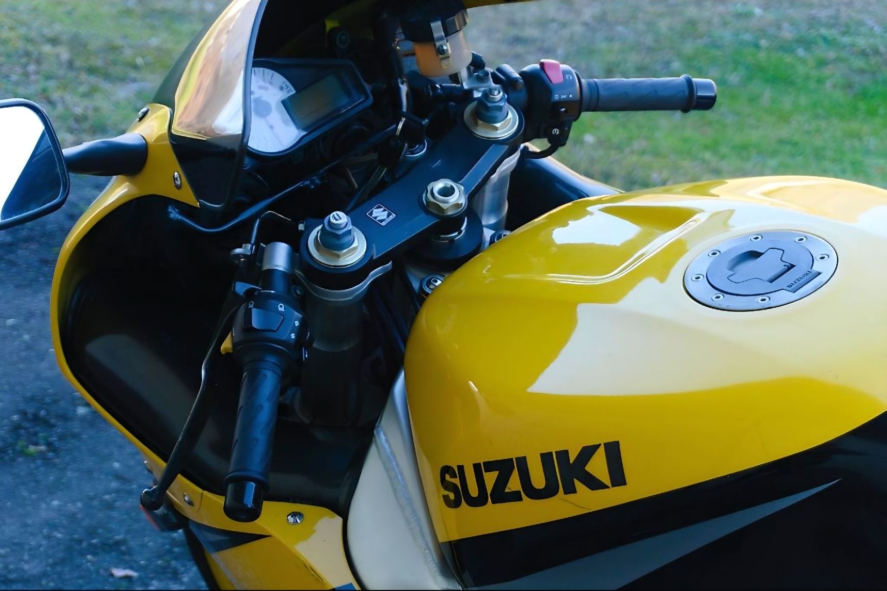 Suzuki Route: Suzuki GSX-R 750 – D'occasion à Purasca par Scetro 7