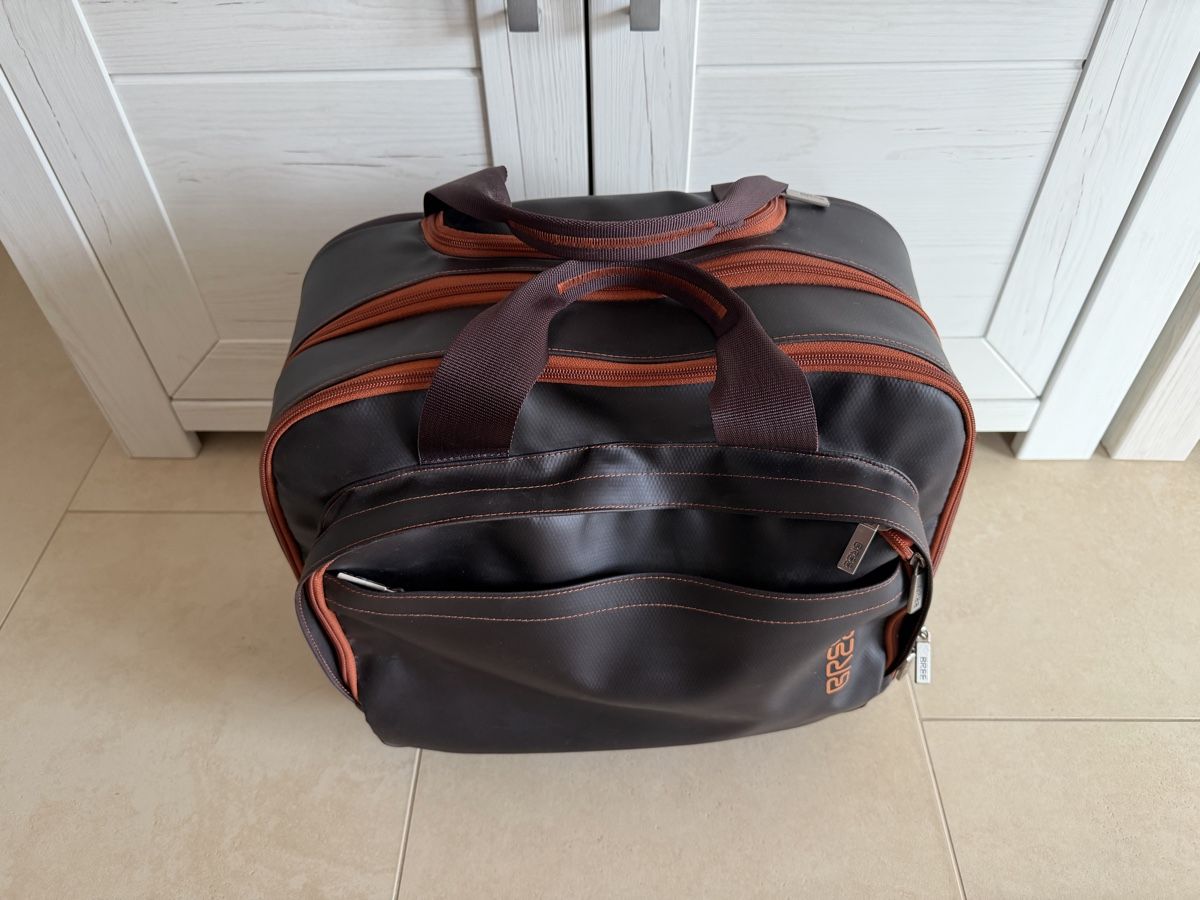 Bree Valigie: BREE Business-/Laptoptasche mit integriertem Trolley – Usato da Ettingen venduto da Schappo
