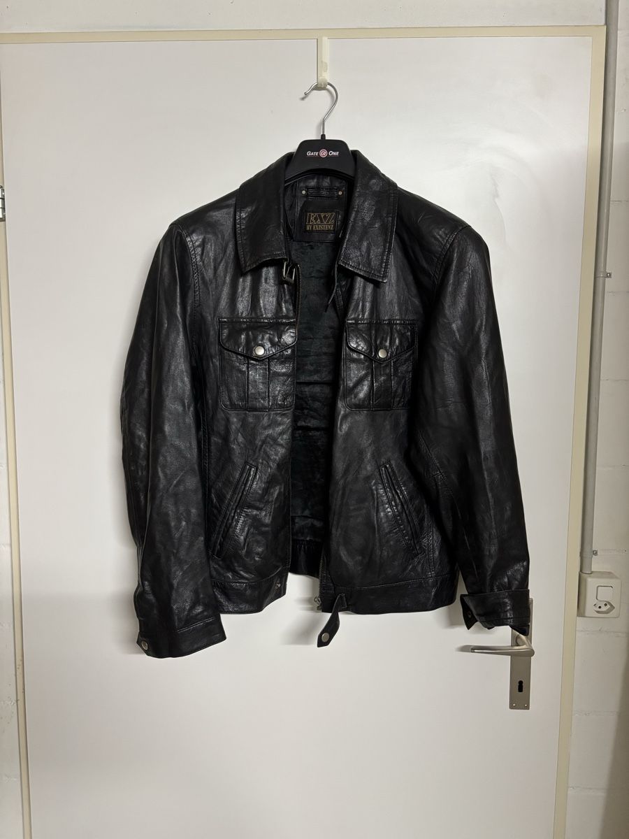 Jacken: Lederjacke BY EXISTENZ Schwarz Grösse M guter Zustand – Gebraucht aus Aarwangen von mic_r7gc